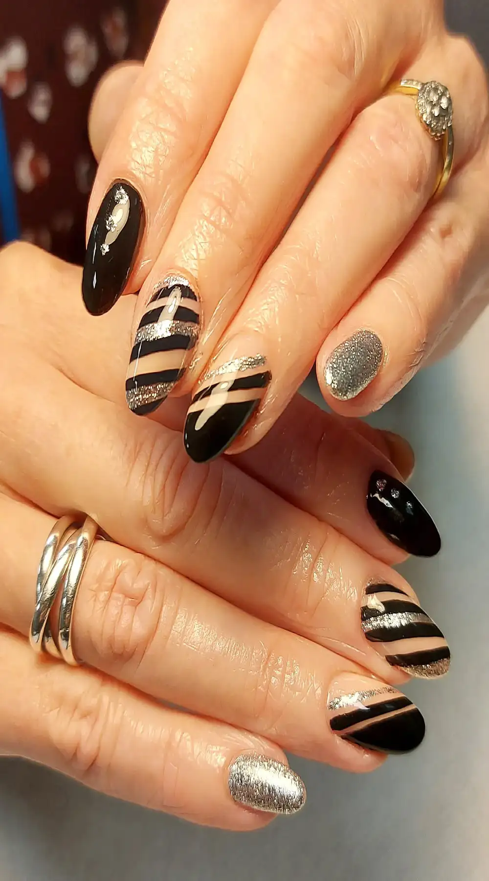 black and silver nails