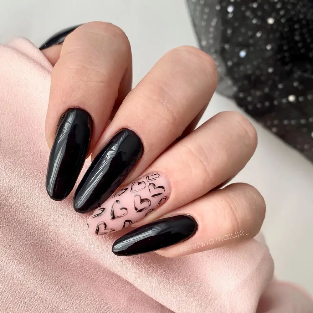 black valentines day nails