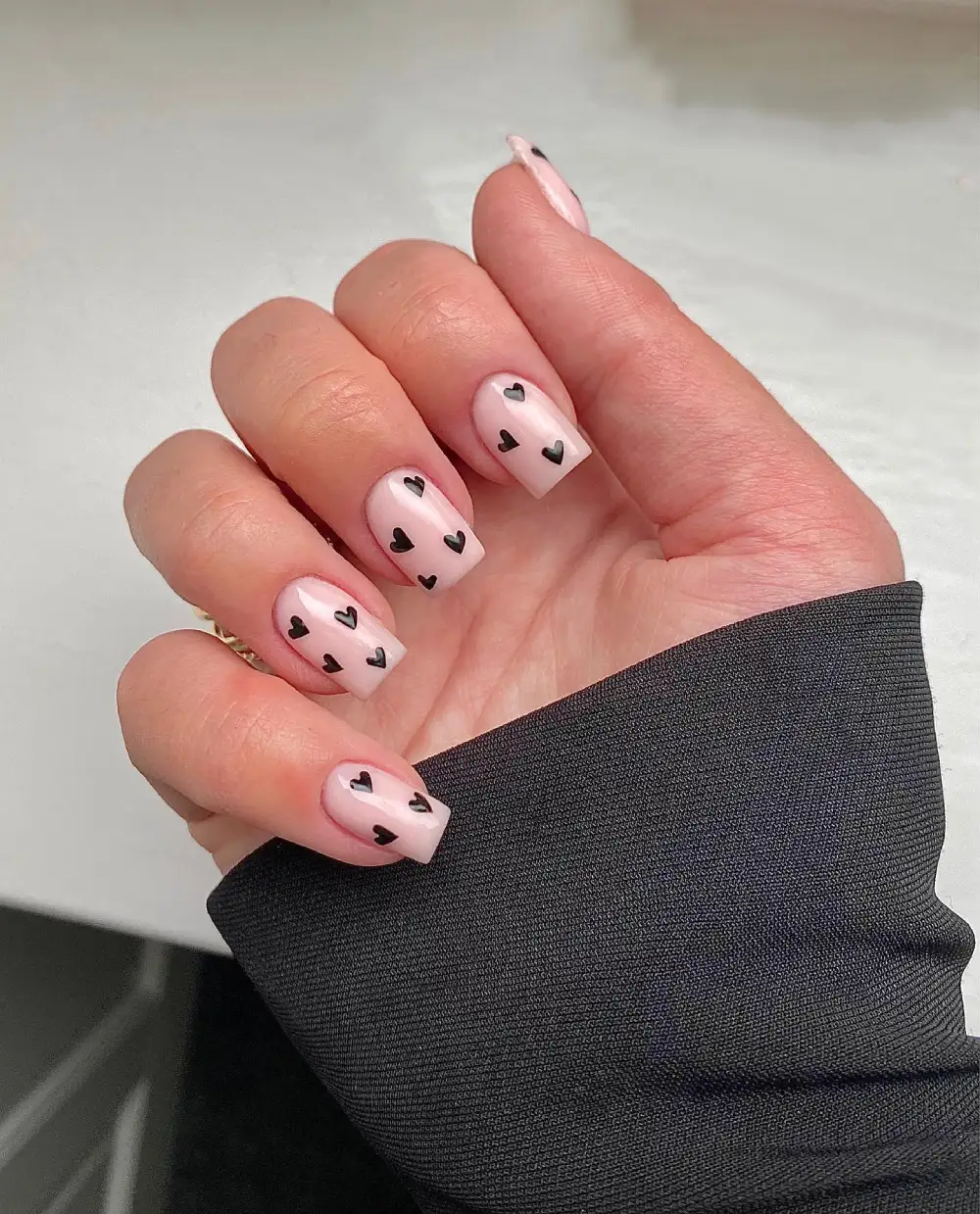 black valentines day nails