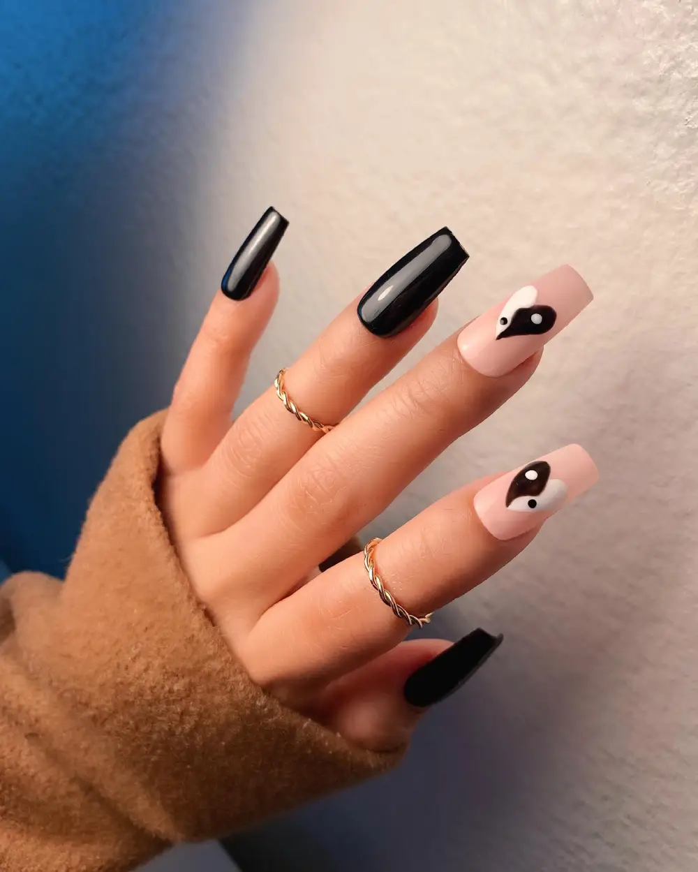 black valentines day nails