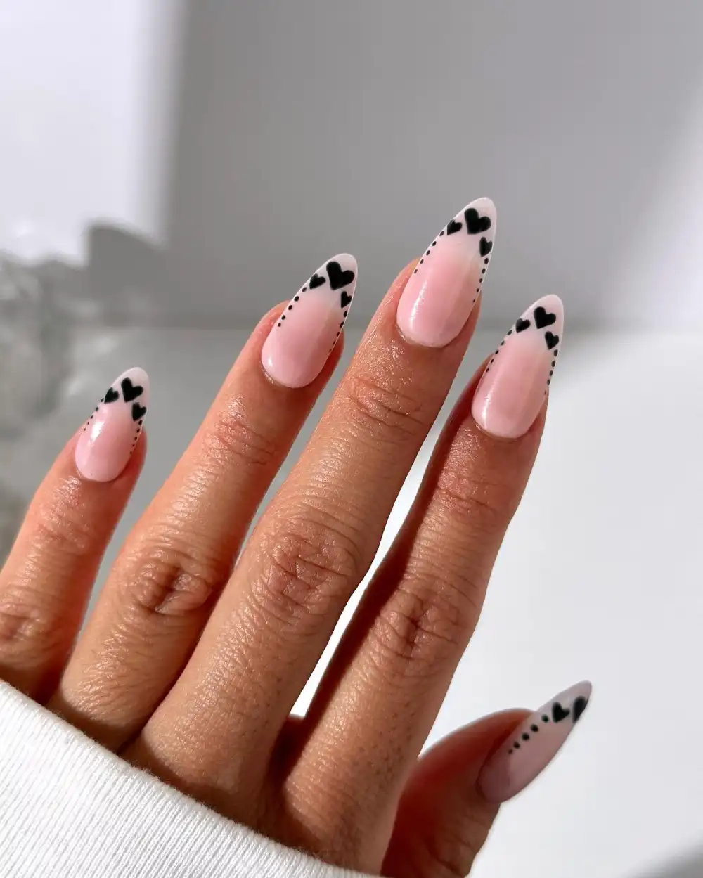 black valentines day nails