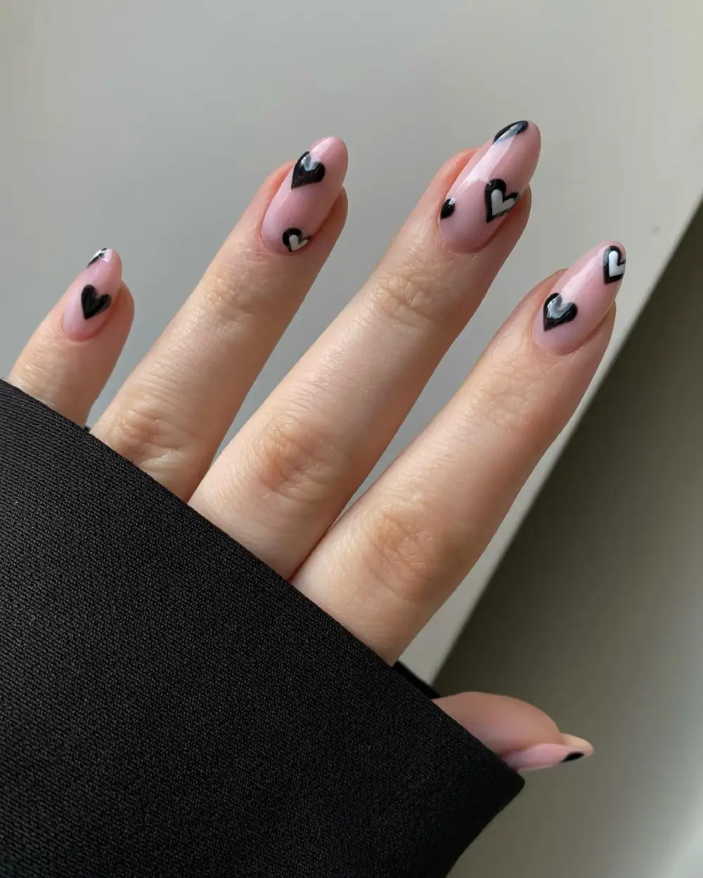 black valentines day nails