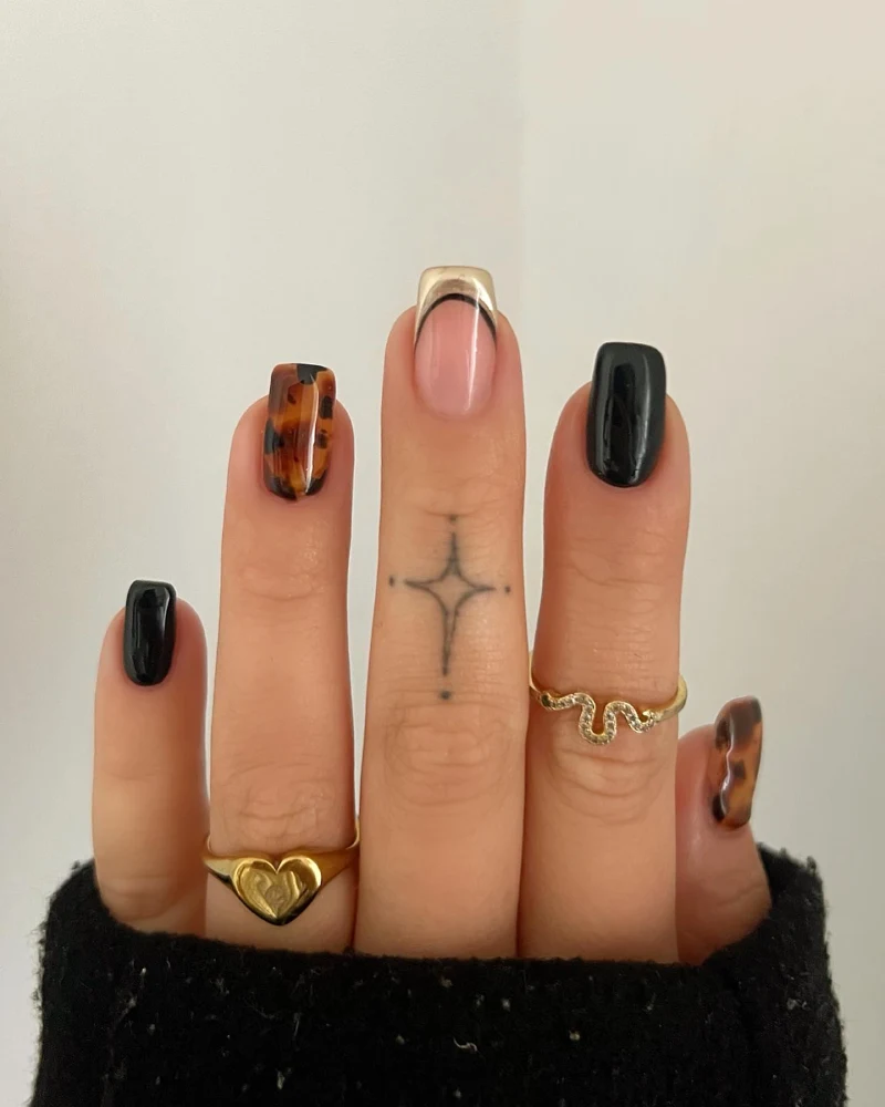 black winter nails