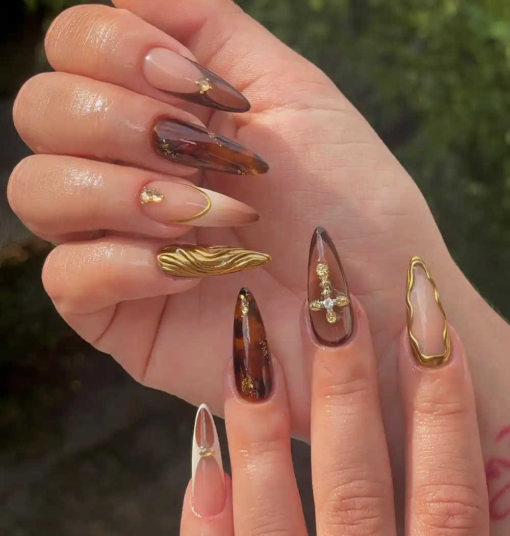 brown nails design