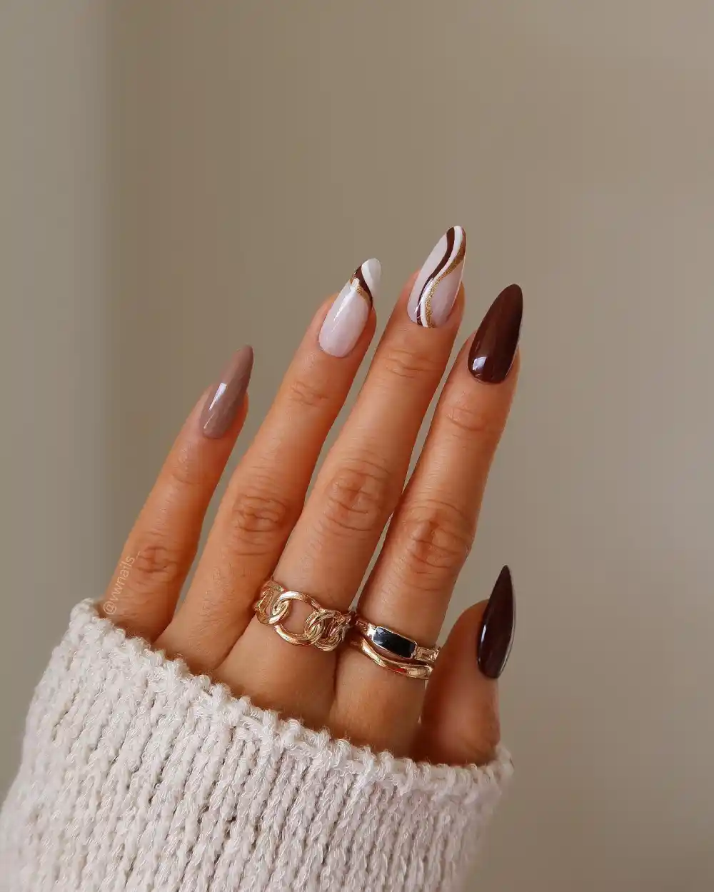 brown nails design