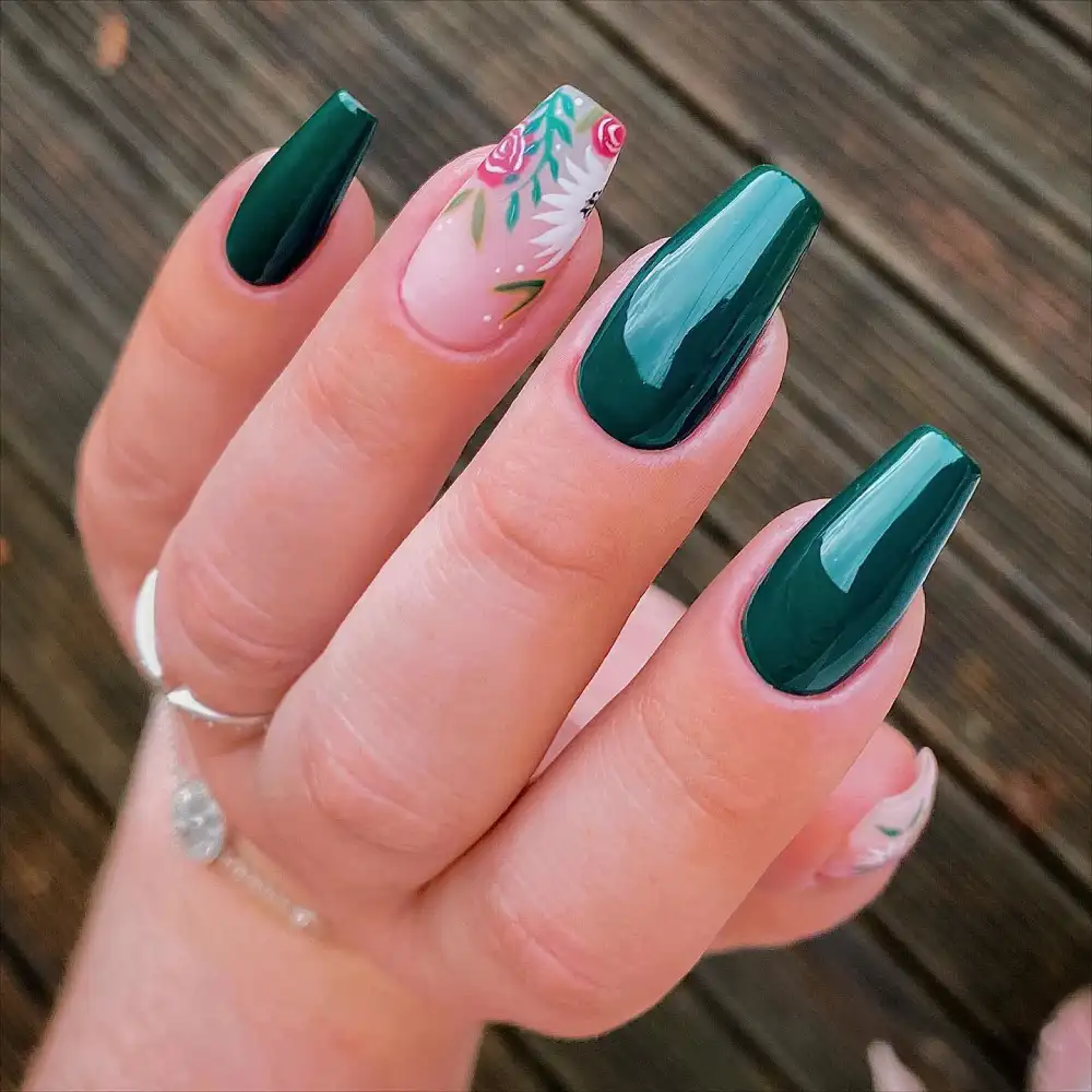 Dark green nails design