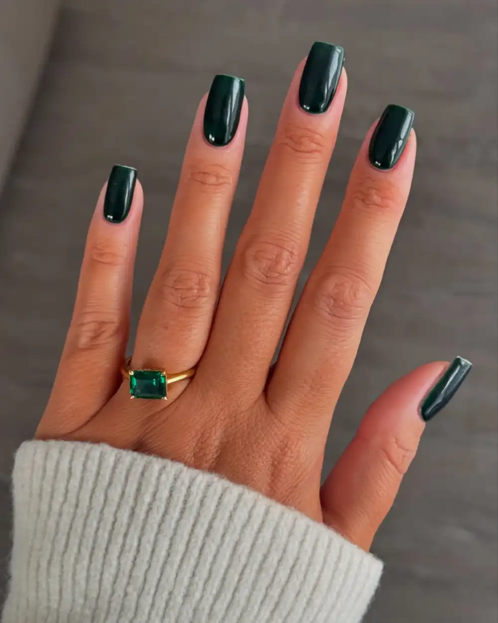 Dark green nails design