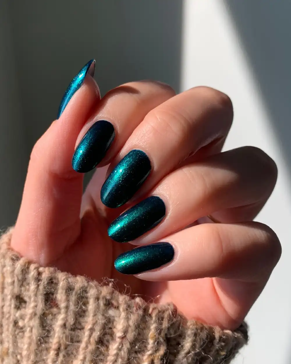 Dark green nails design