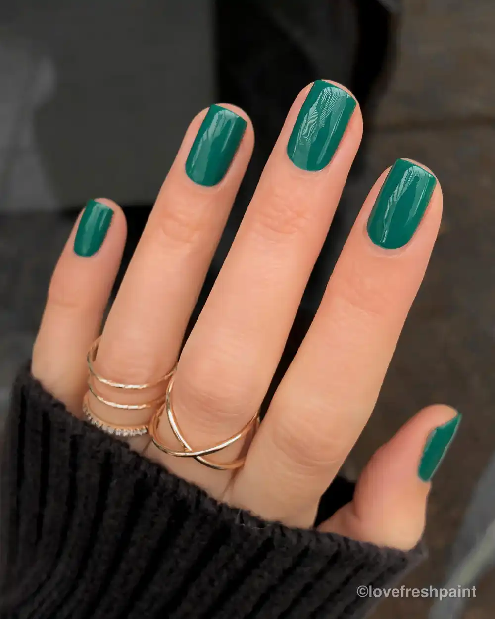 Dark green nails design