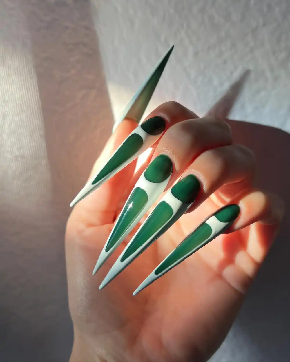 Dark green nails design