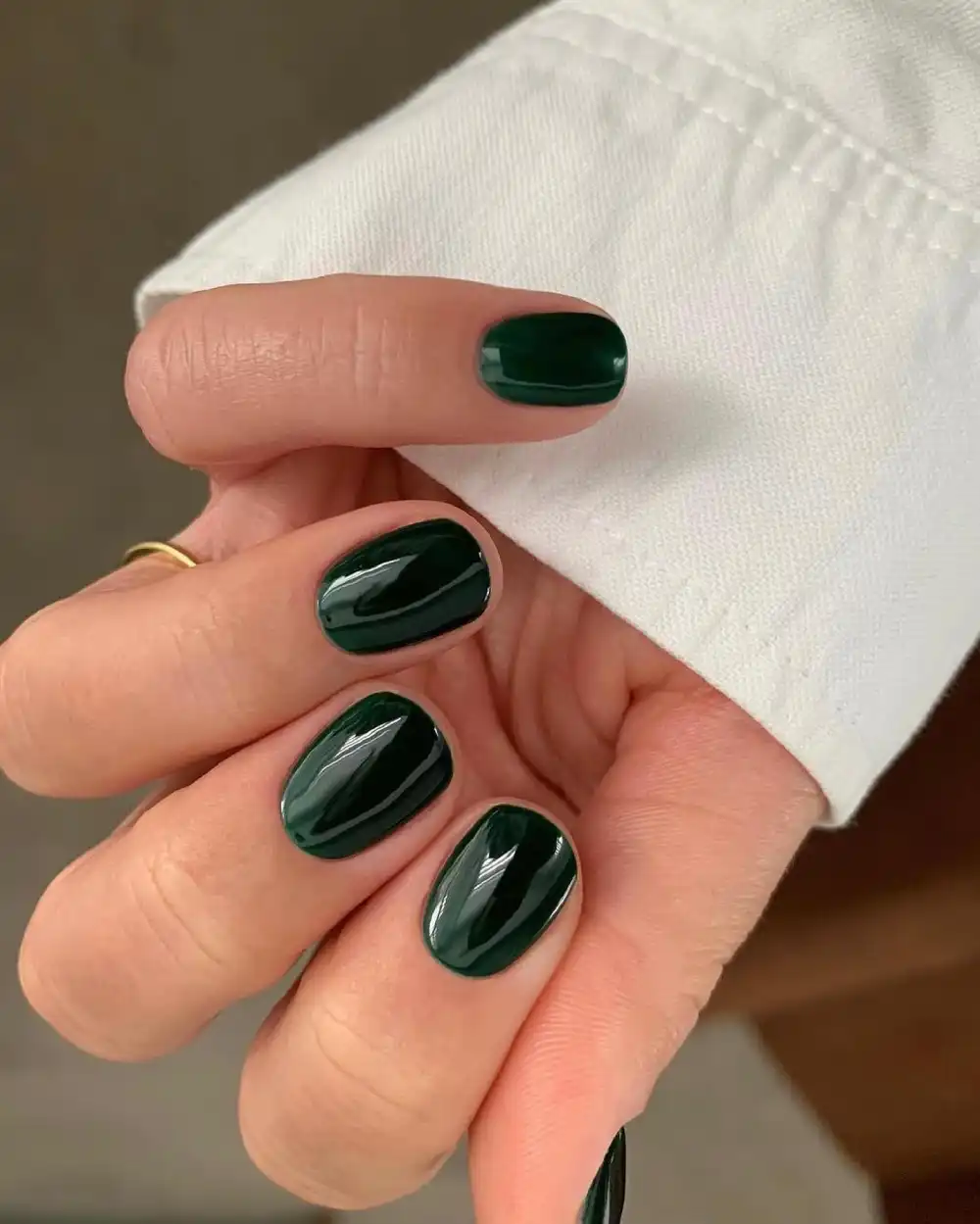 Dark green nails design