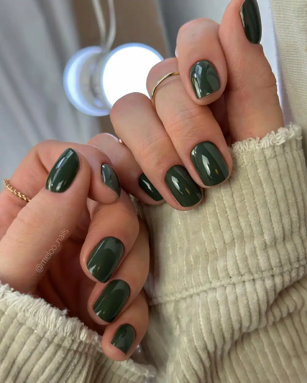 Dark green nails design