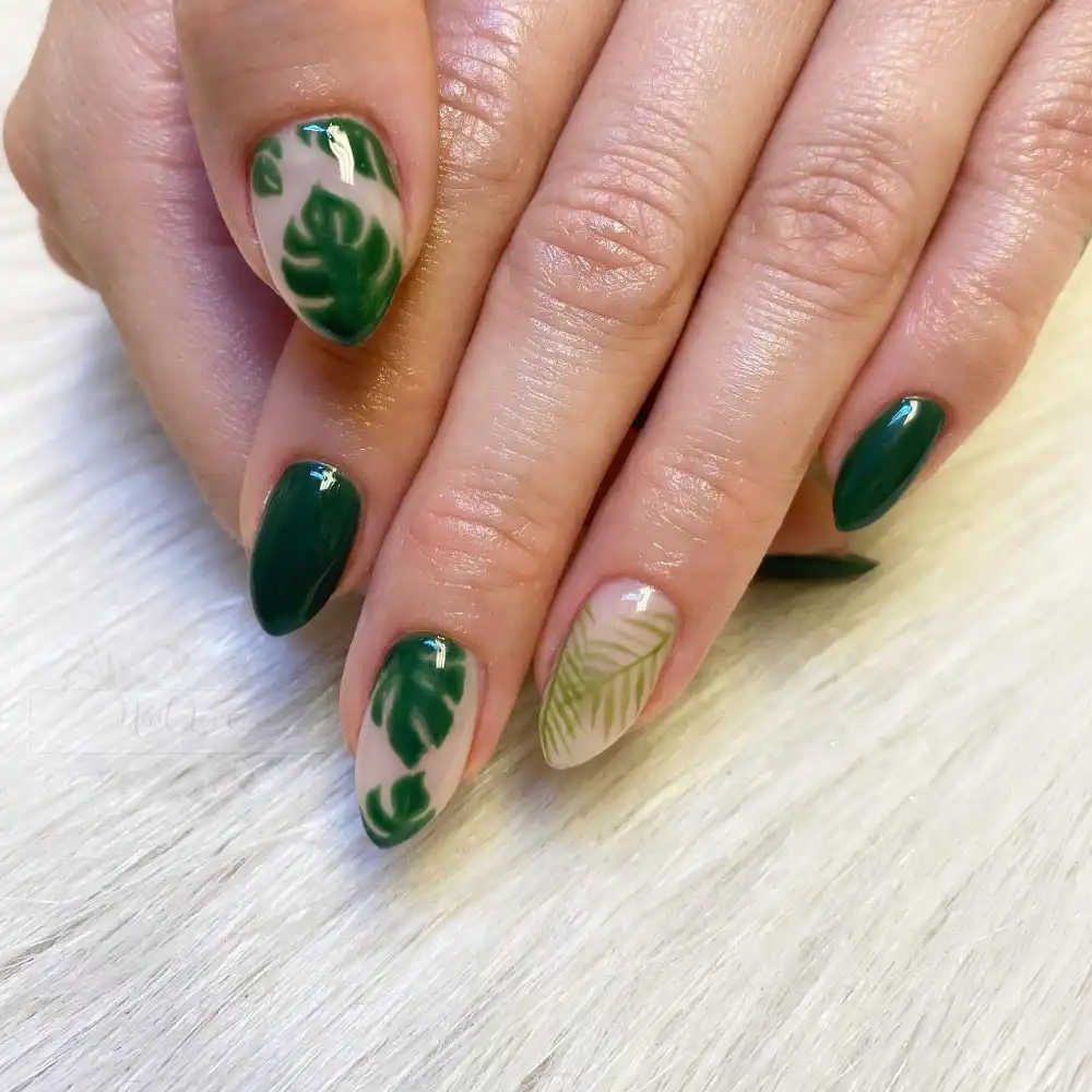 Dark green nails design