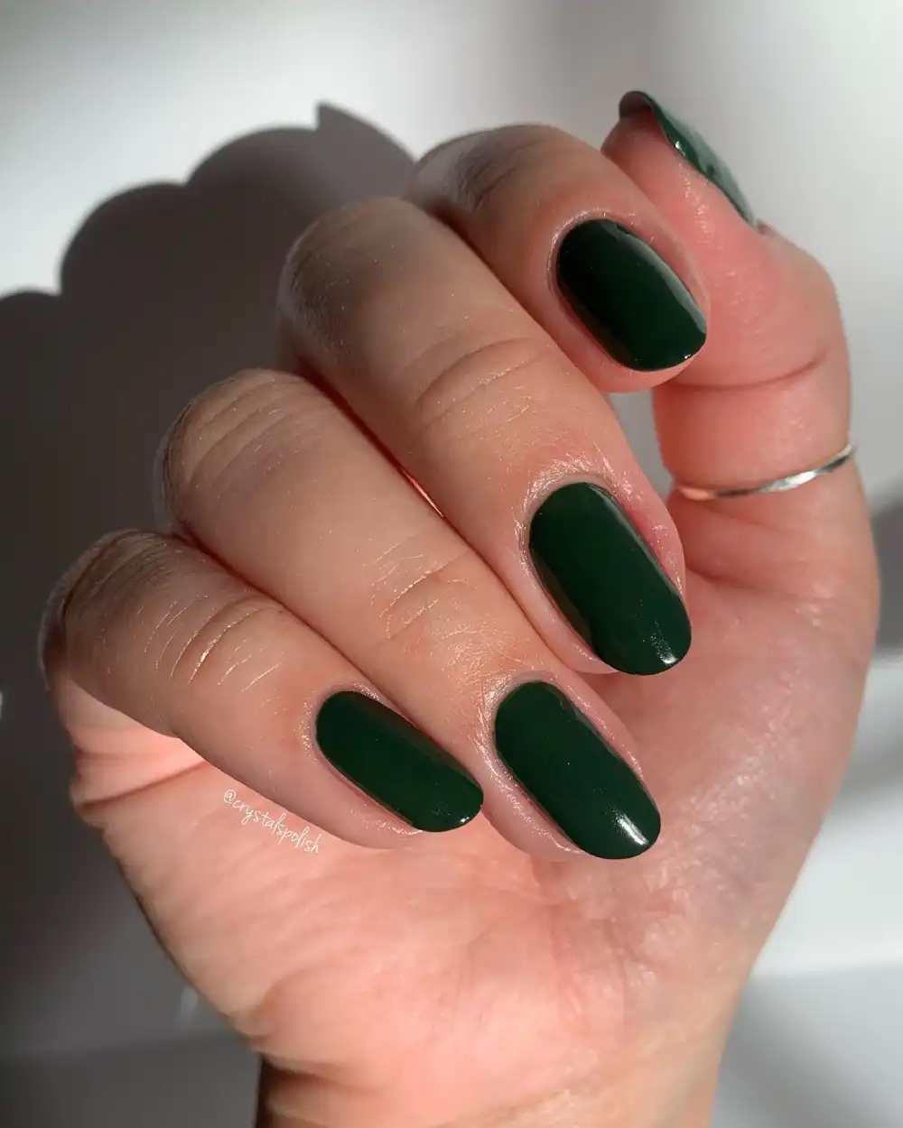 Dark green nails design