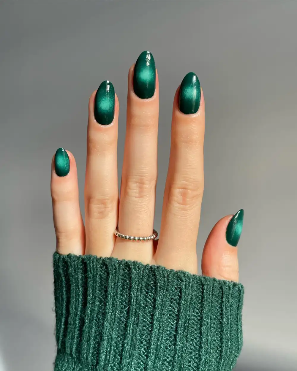 Dark green nails design