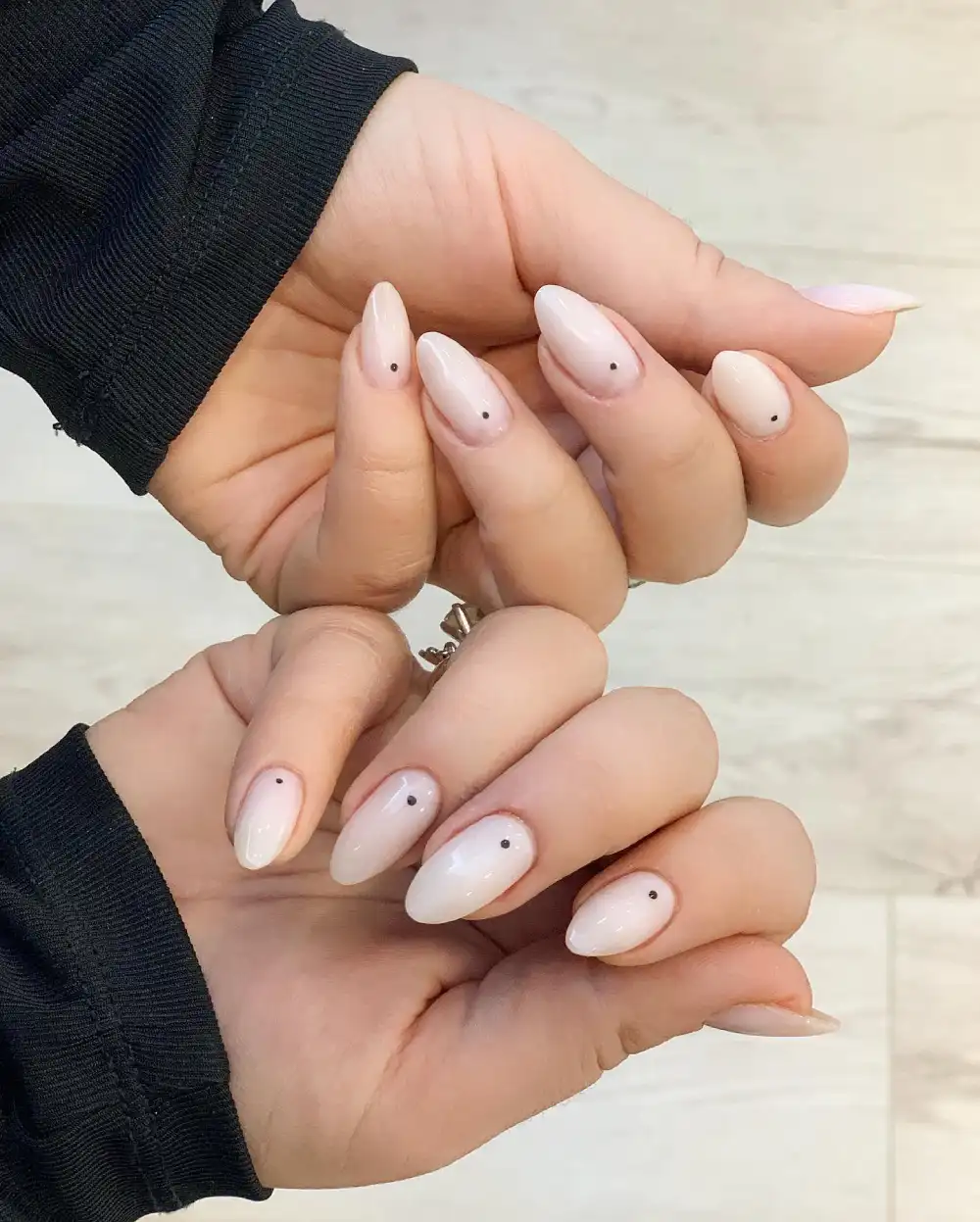 minimalist nails