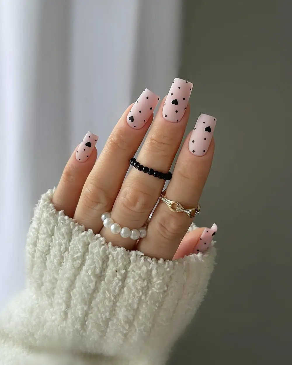 minimalist nails