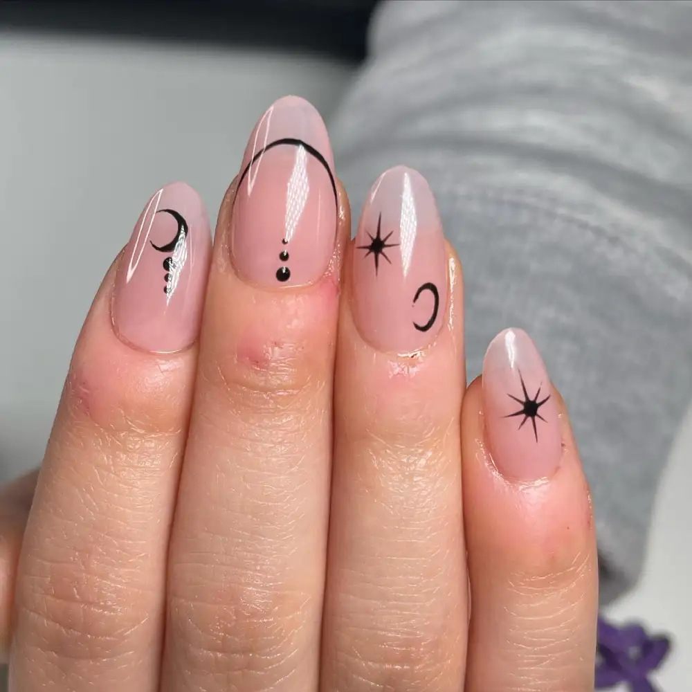 minimalist nails