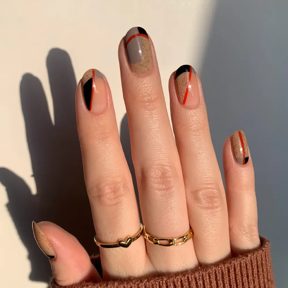 minimalist nails