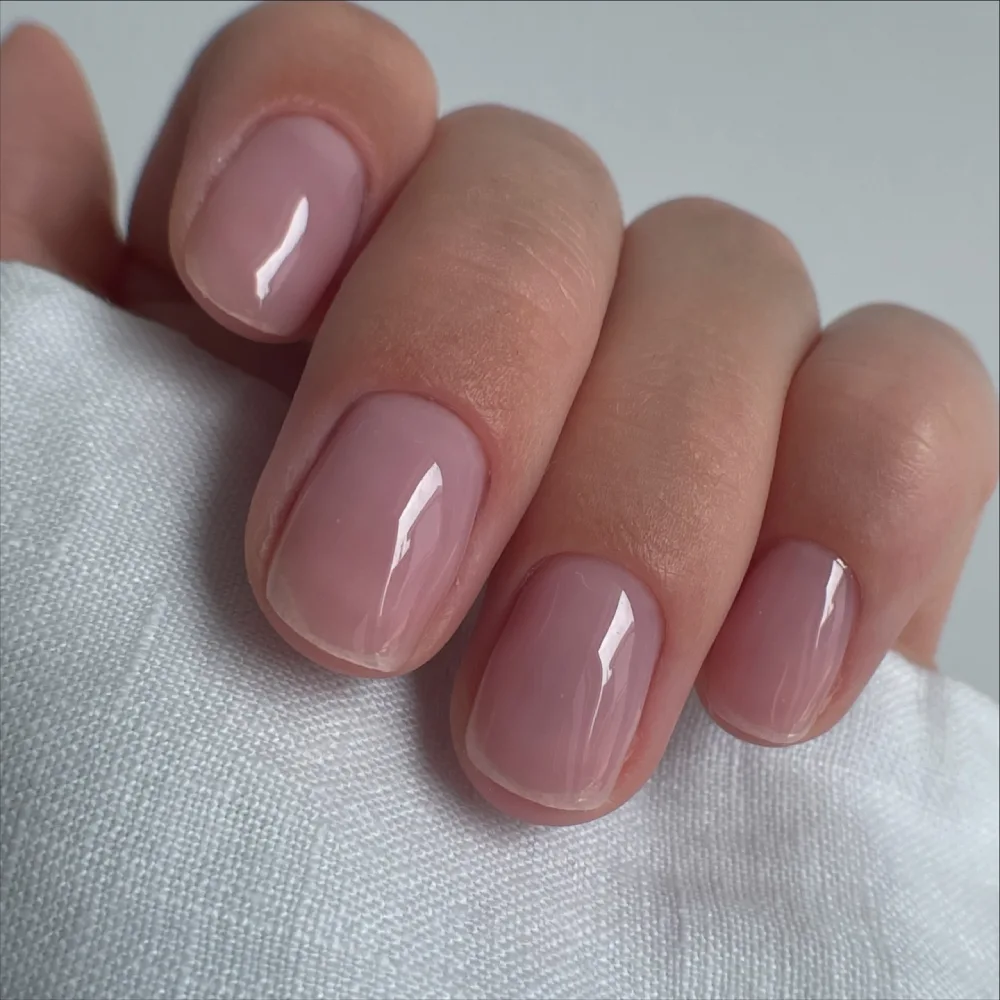 minimalist nails