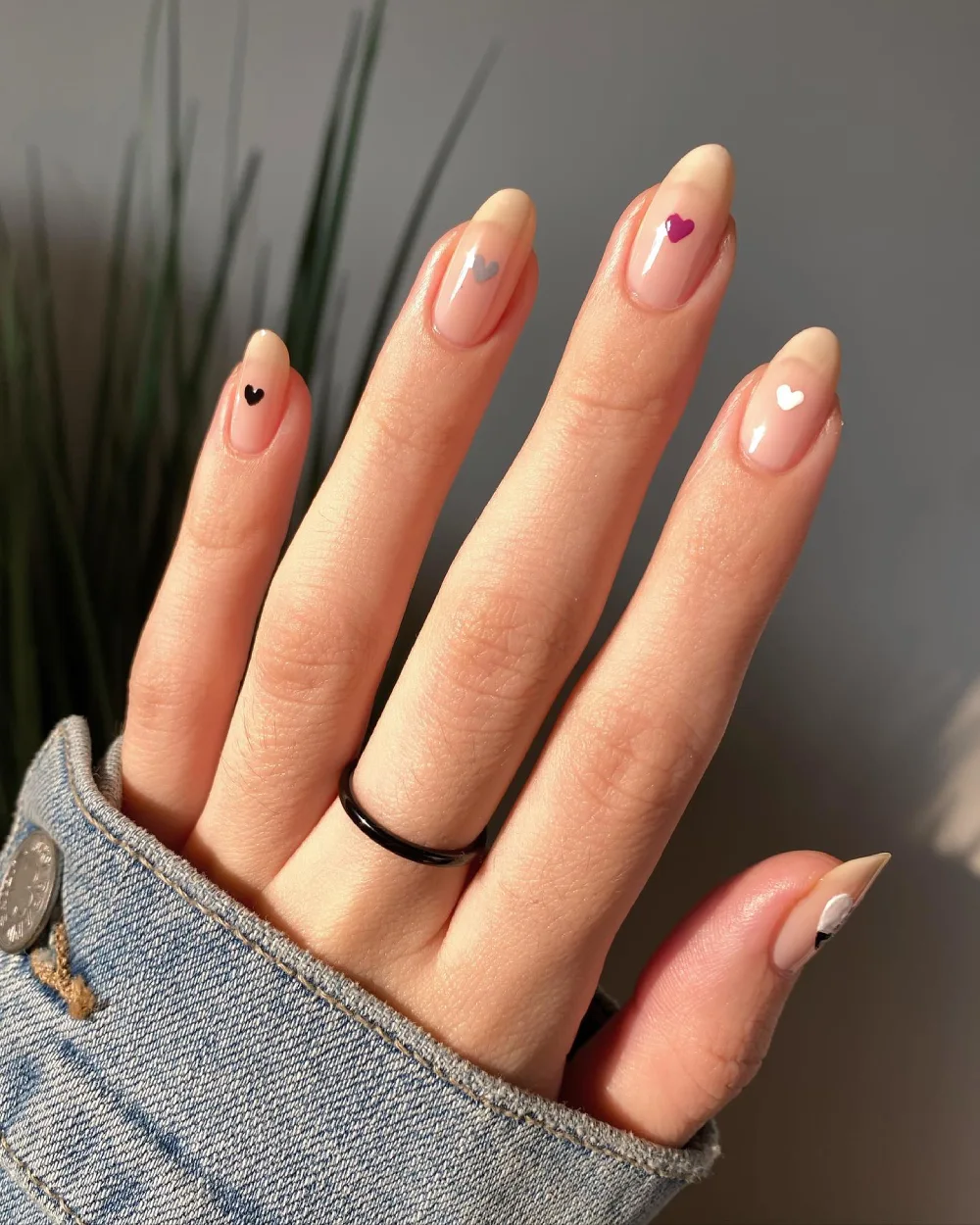 minimalist nails