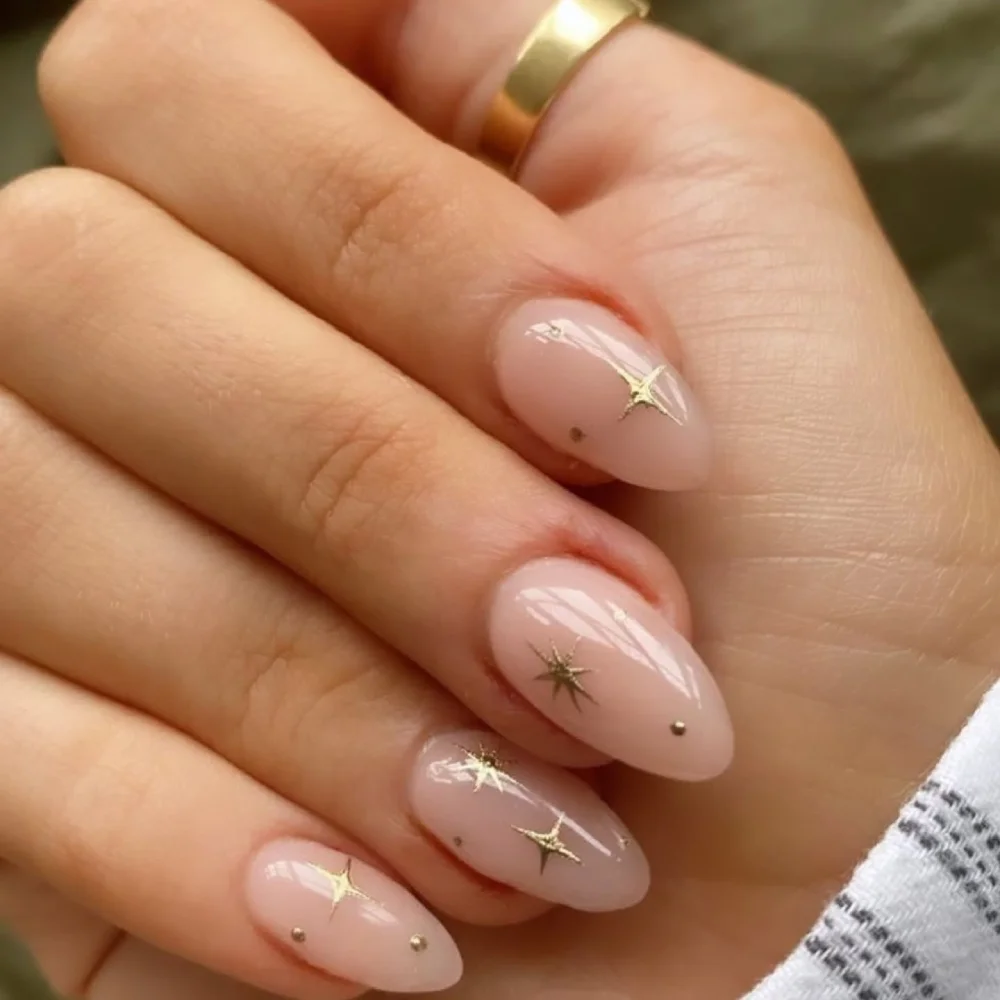 minimalist nails