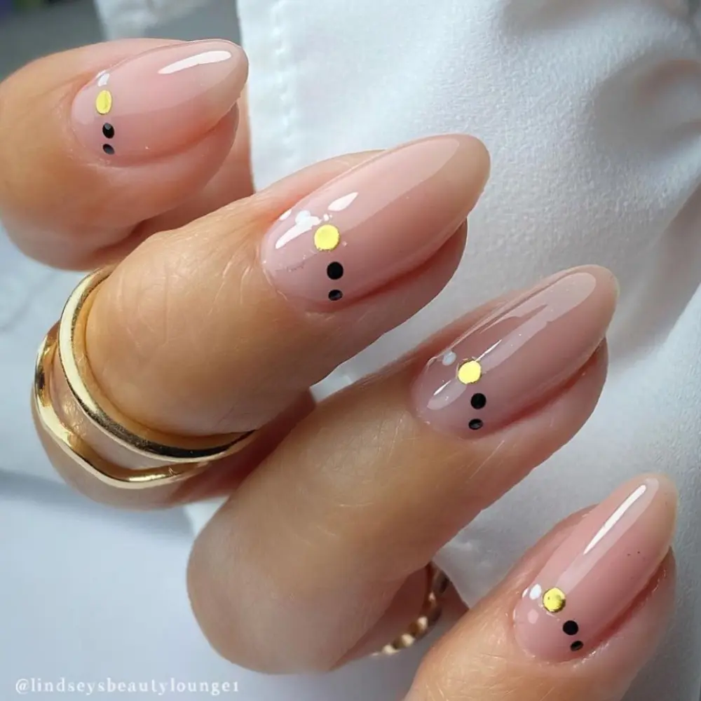 Neutral nails