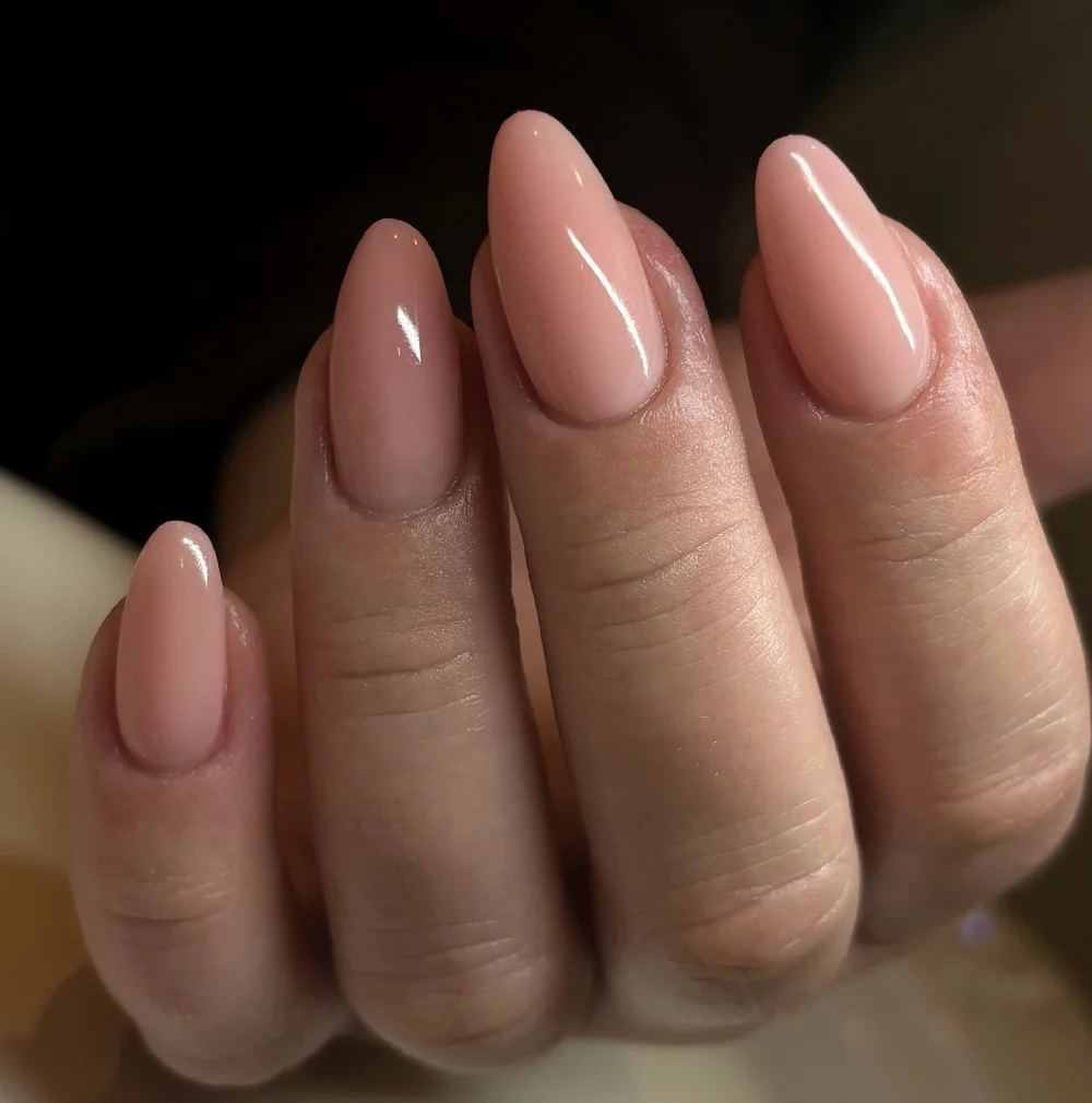 Neutral nails