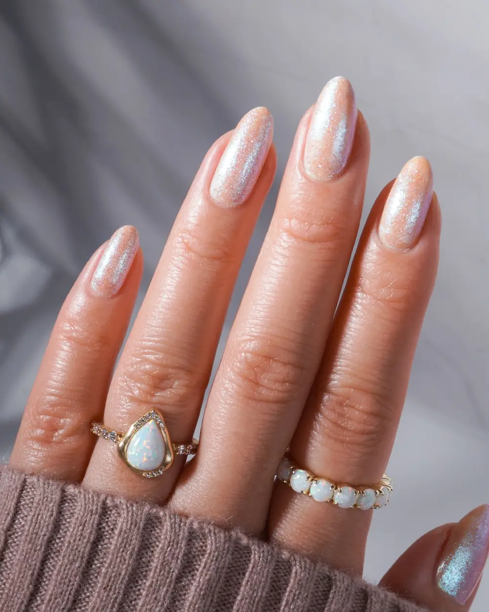 Neutral nails