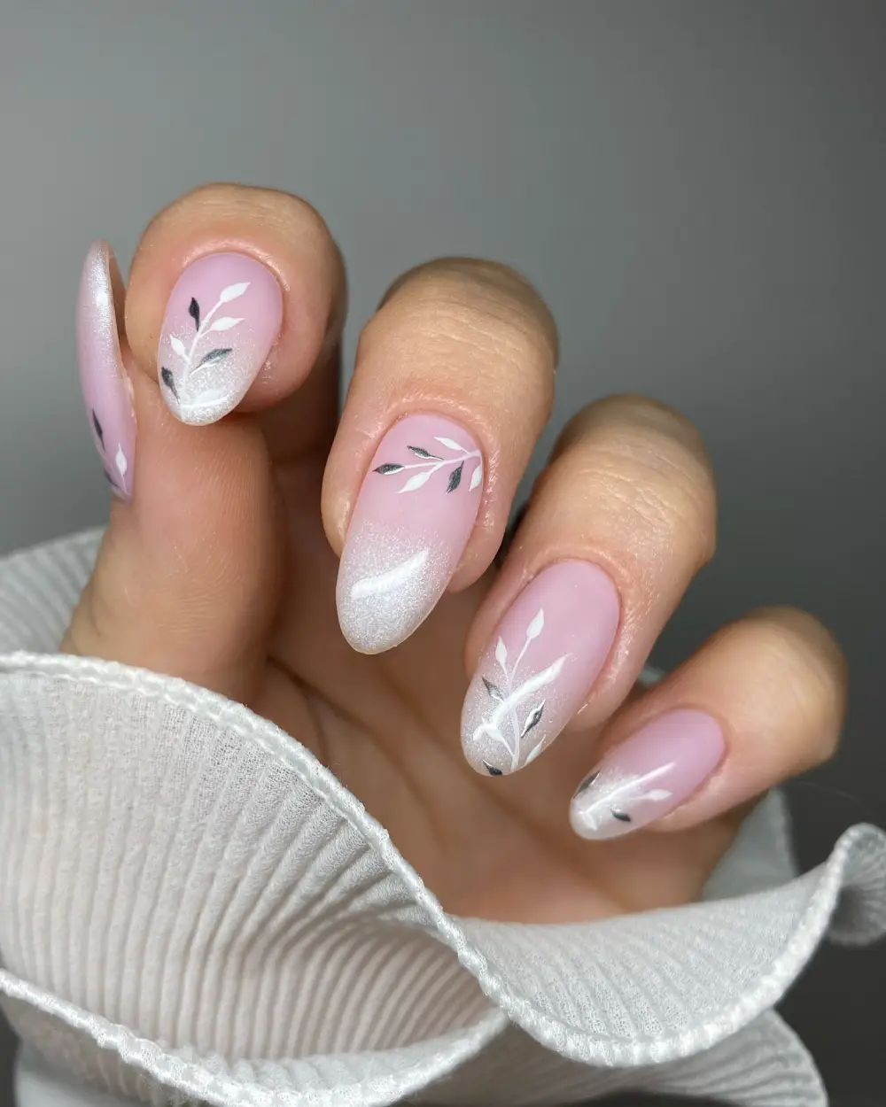 Neutral nails