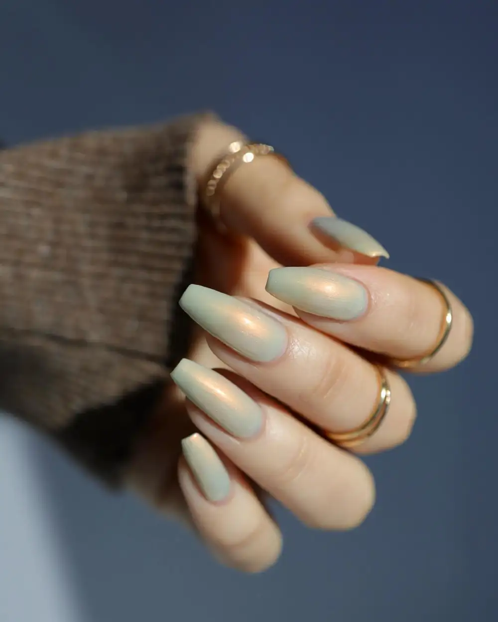 Neutral nails