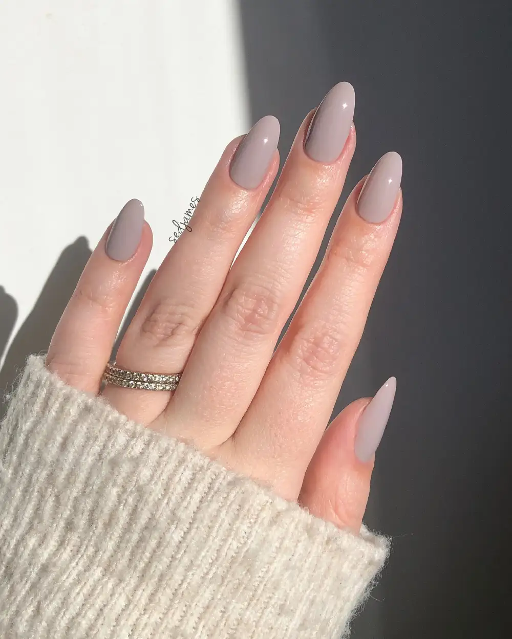 Neutral nails