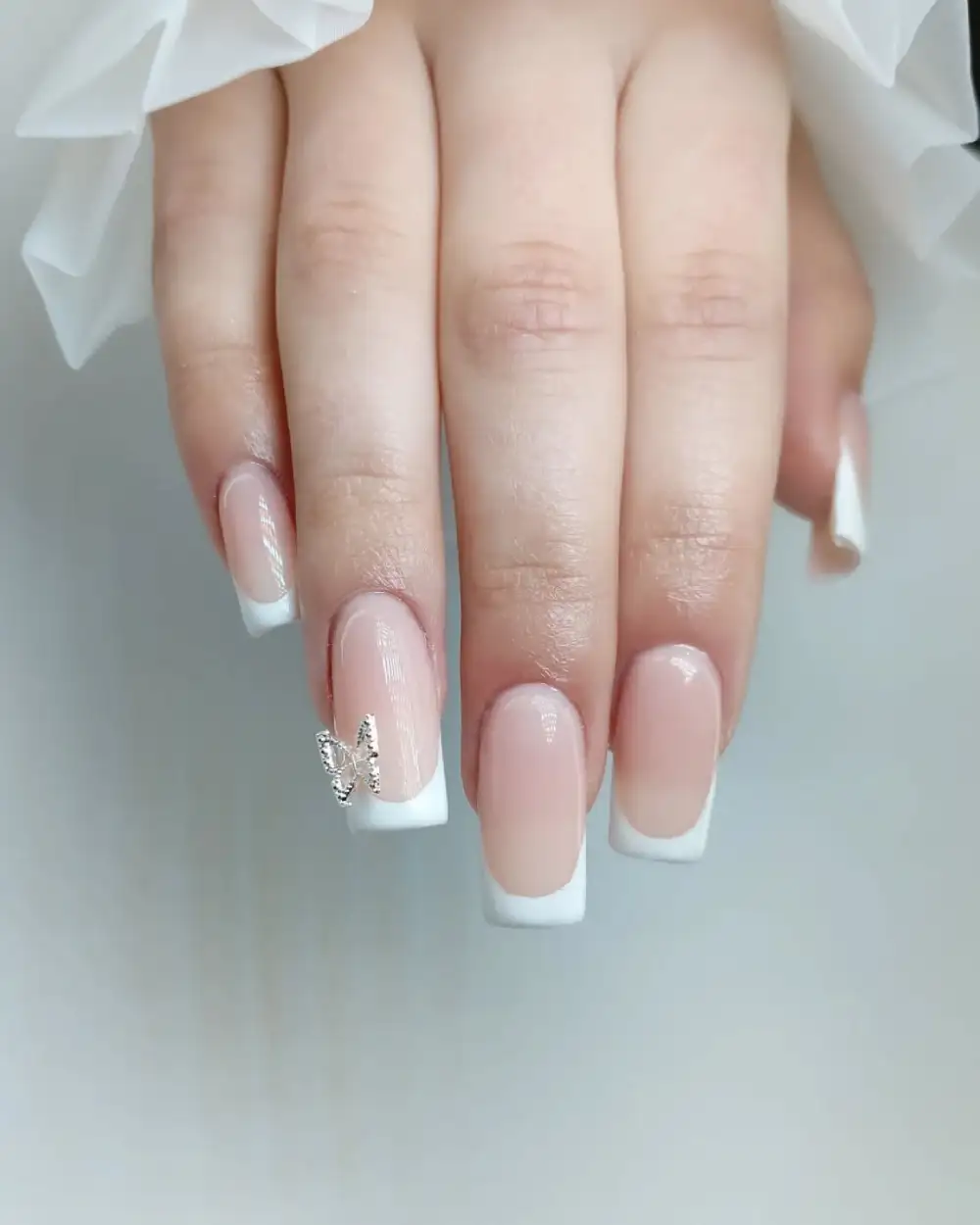 Neutral nails