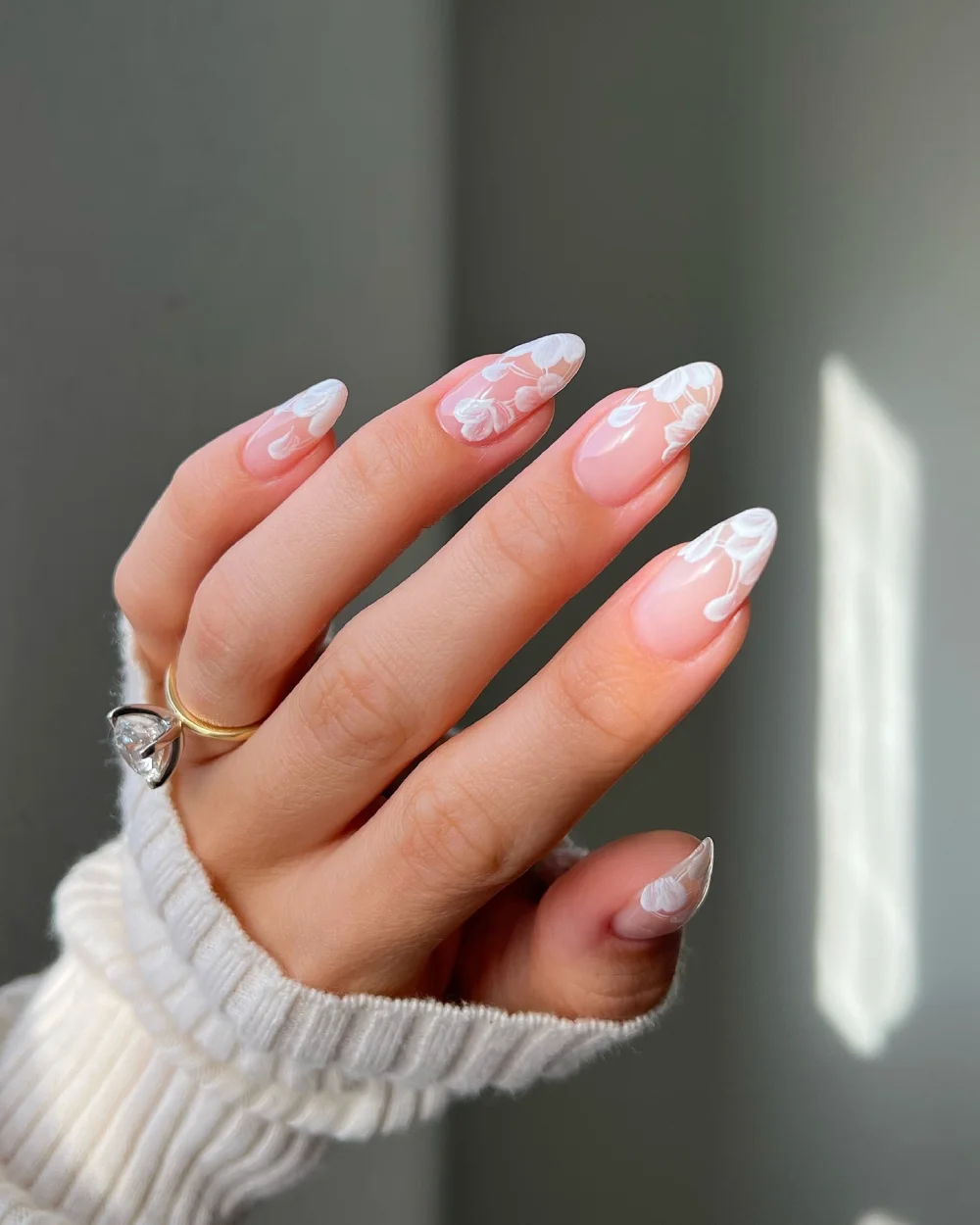 Neutral nails