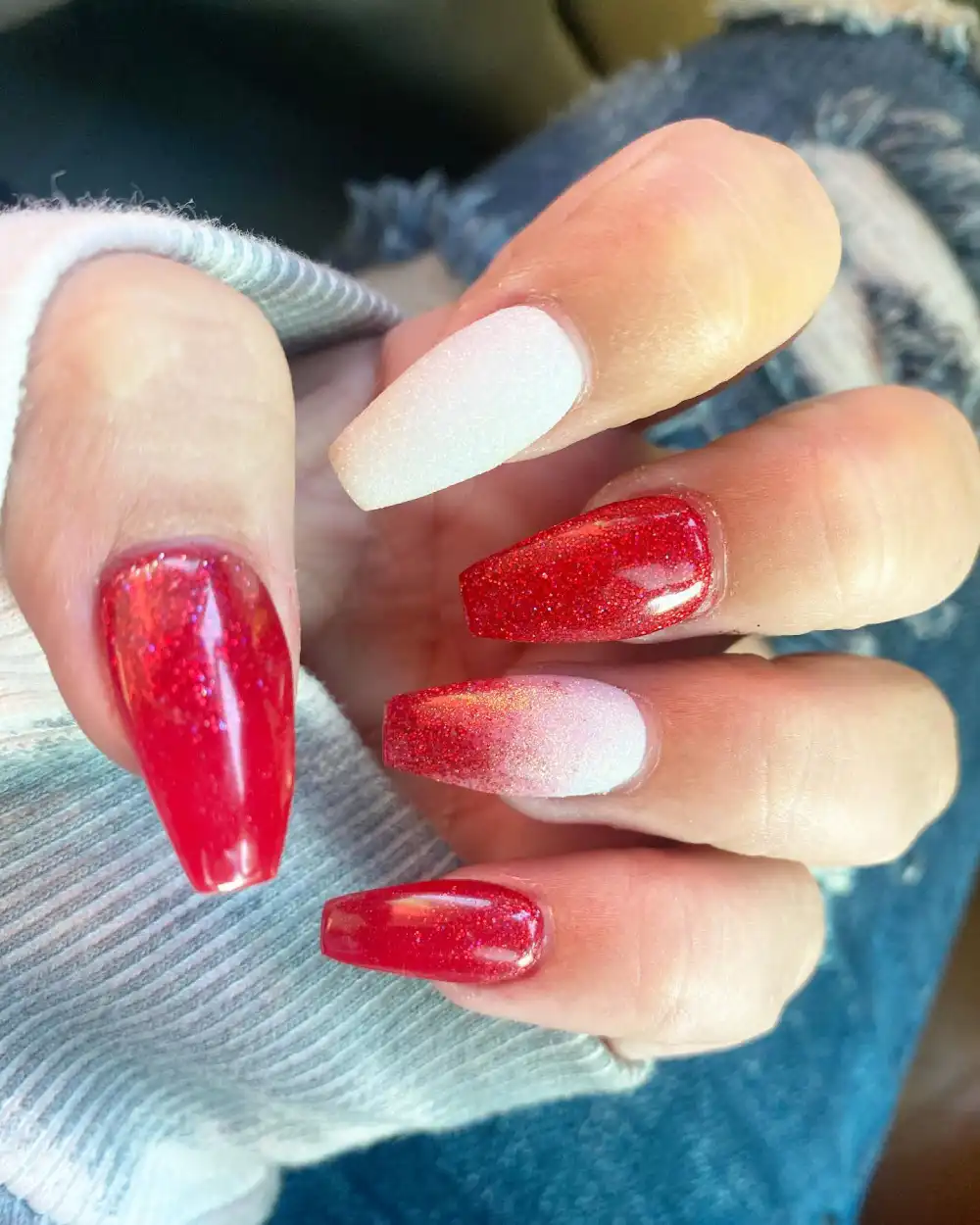 red and white christmas nails