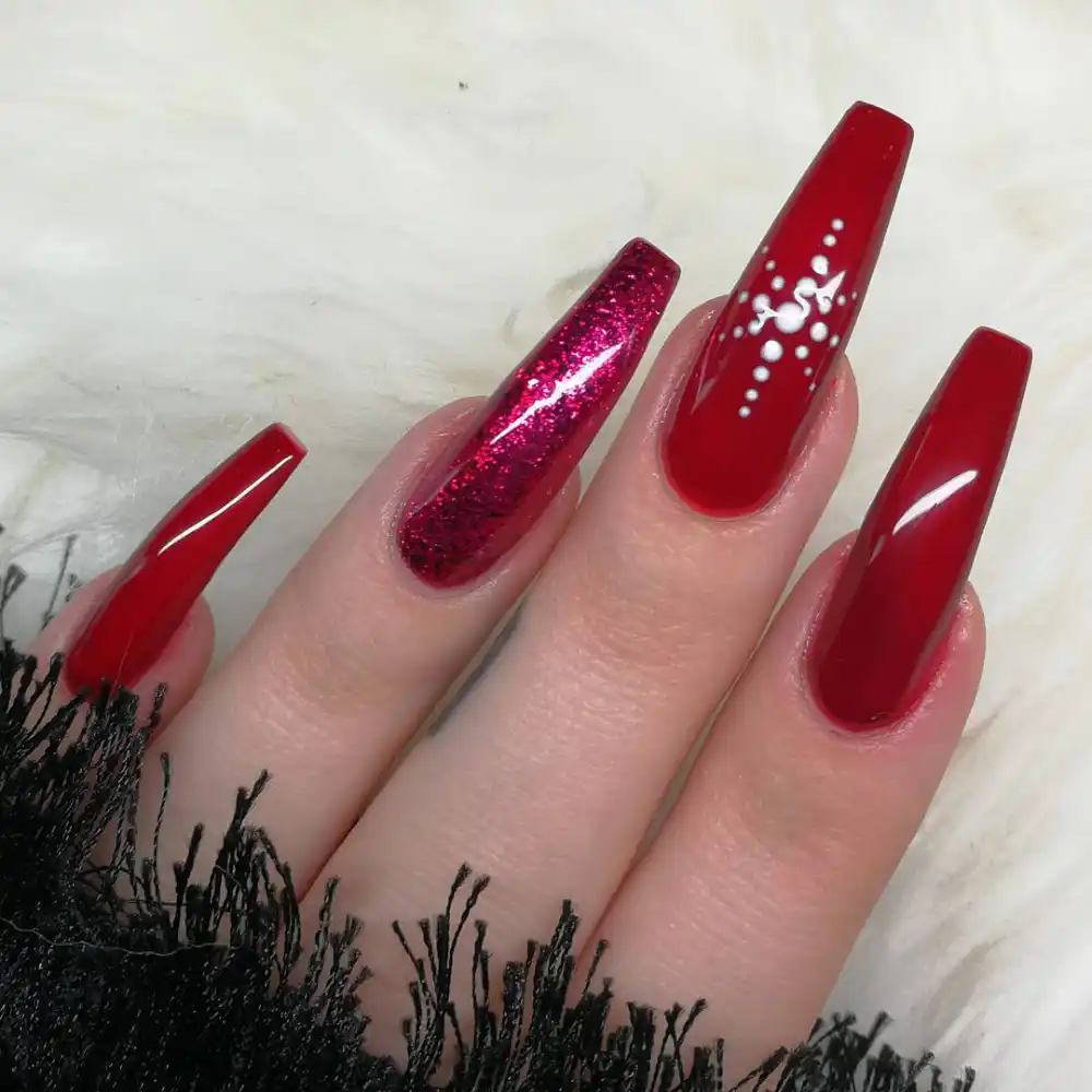 red and white christmas nails