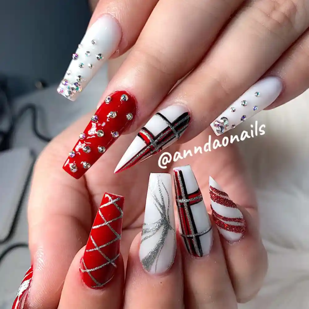 red and white christmas nails