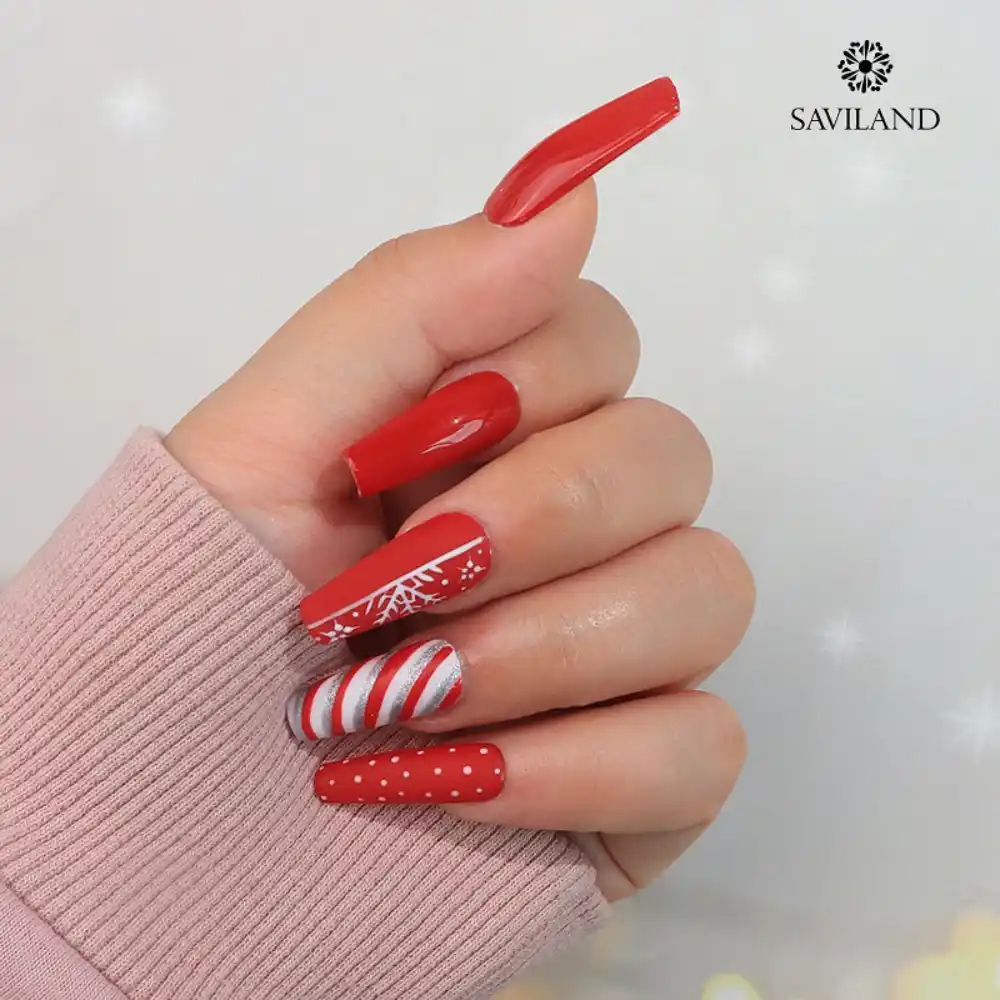 red and white christmas nails