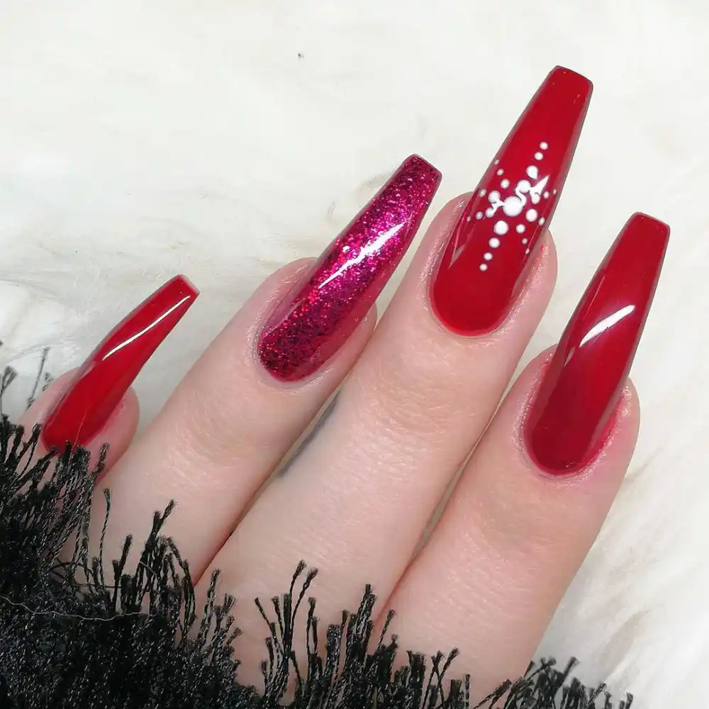 red and white christmas nails