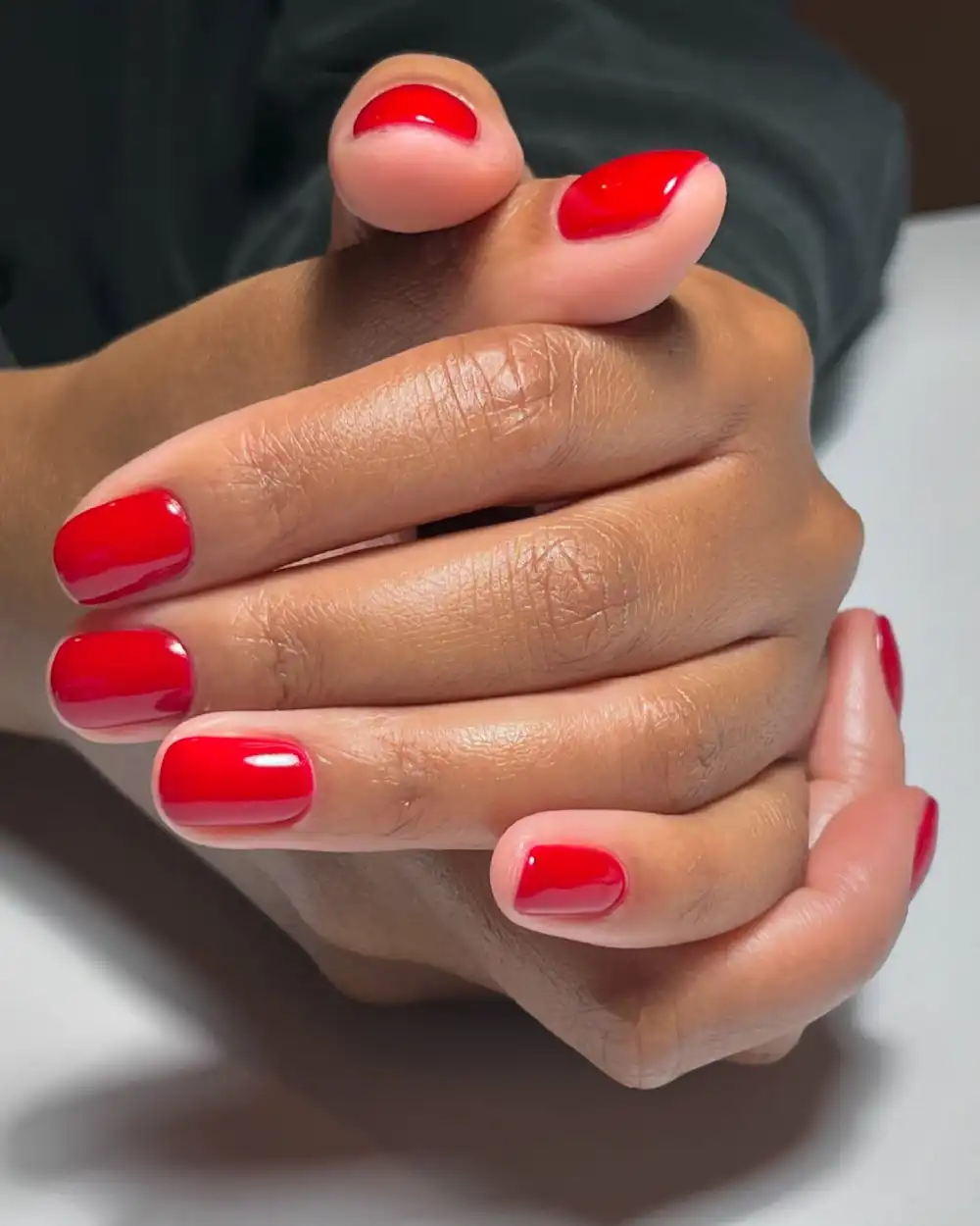 	Red nails	