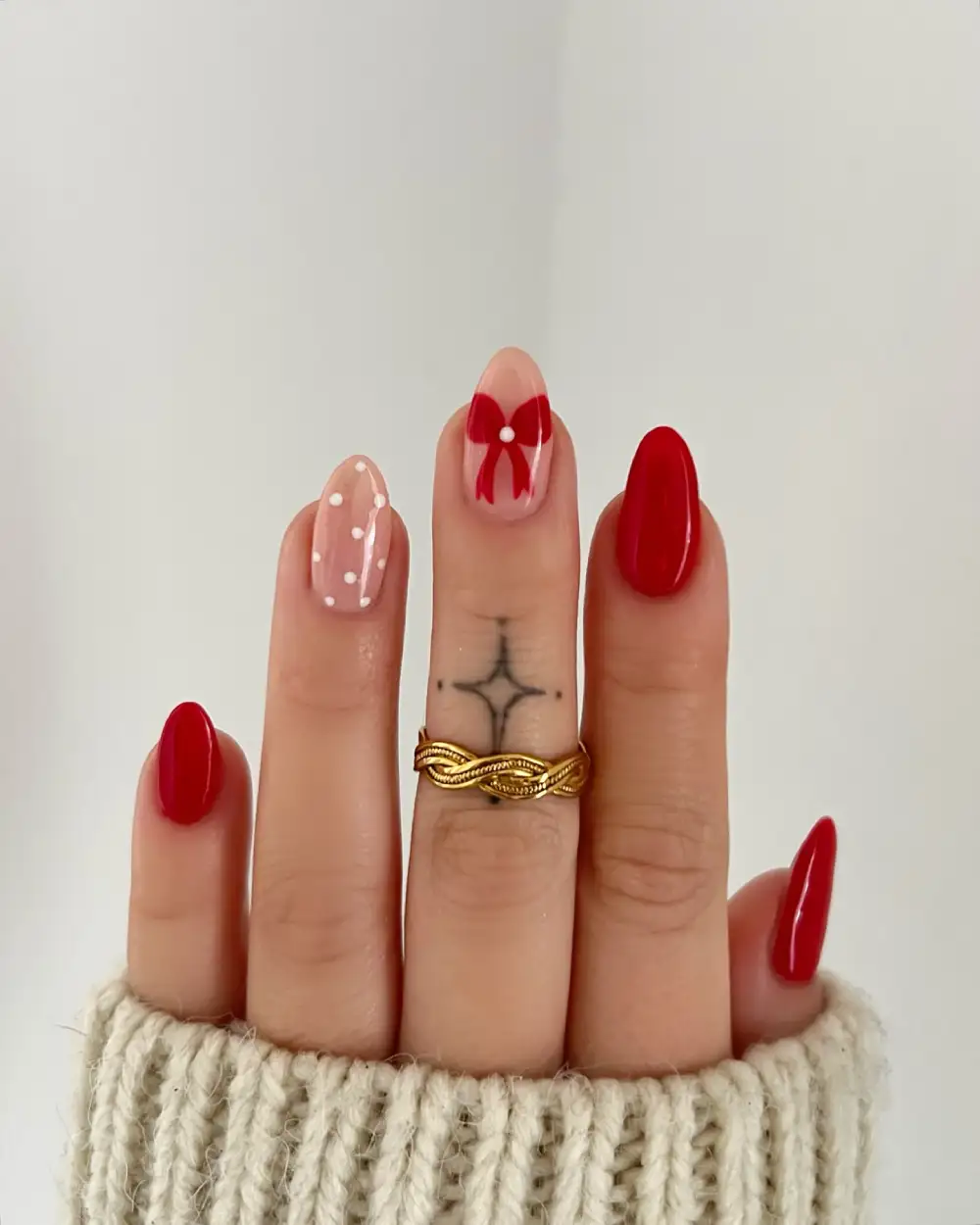 	Red nails	