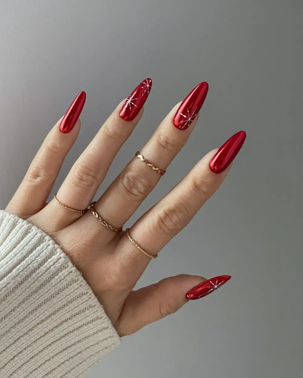 	Red nails	