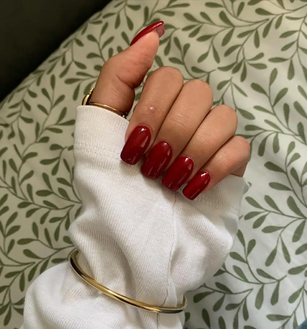 	Red nails	