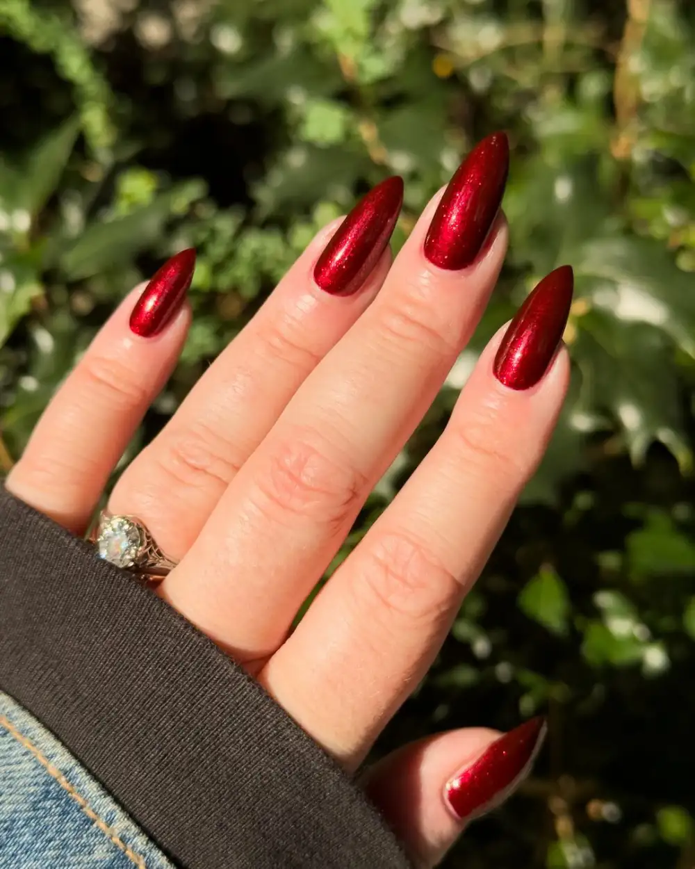 	Red nails	