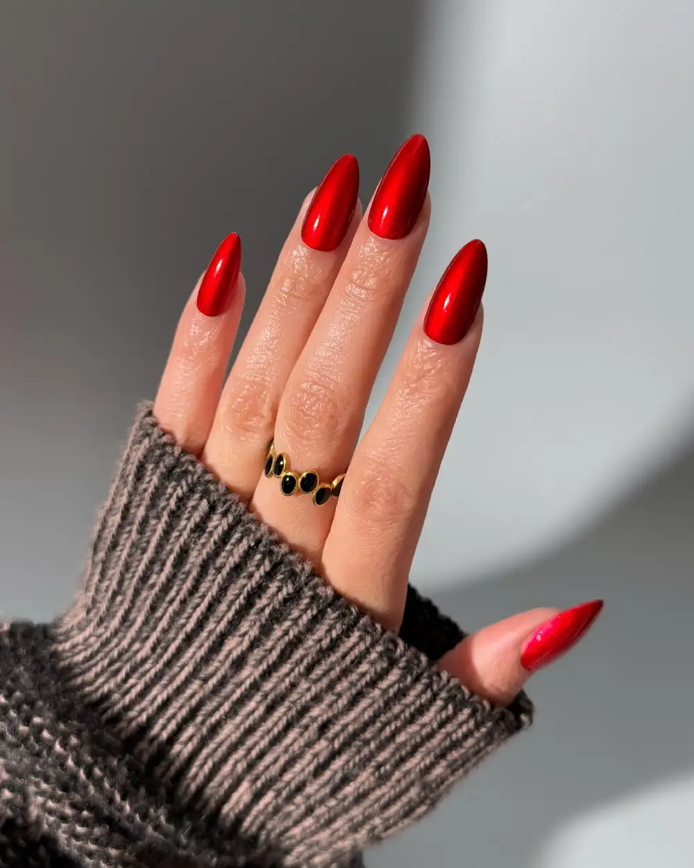 	Red nails	