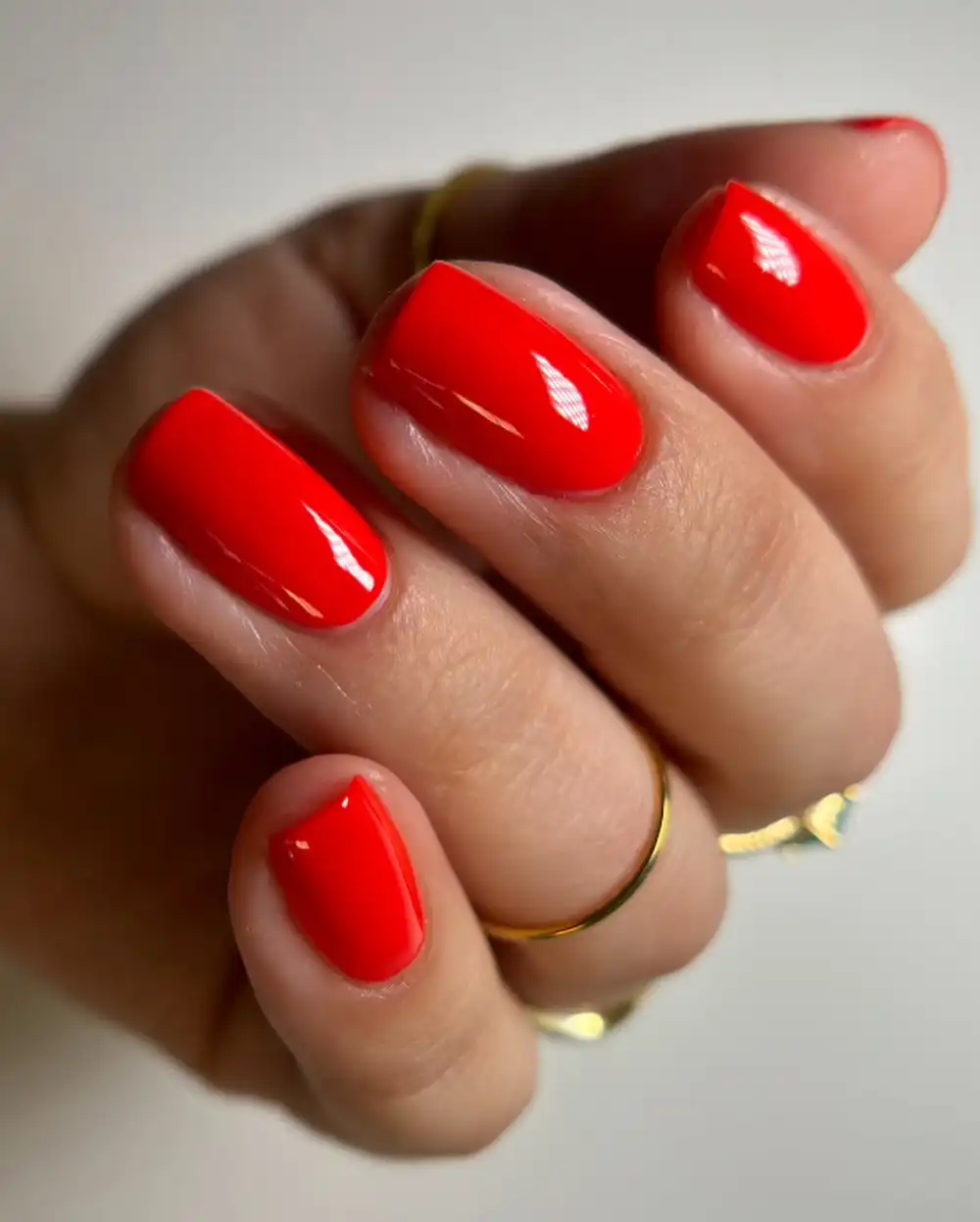 	Red nails	