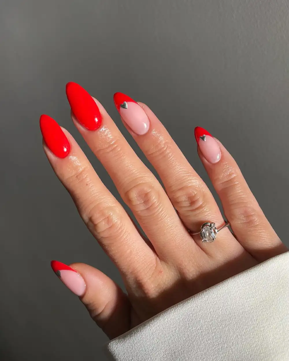 	Red nails	