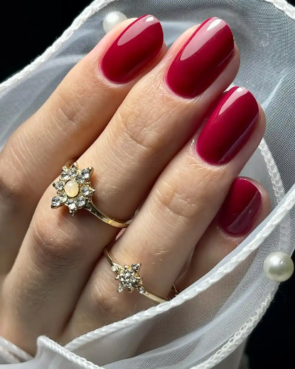 	Red nails	