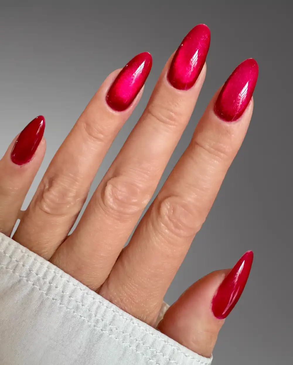 	Red nails	