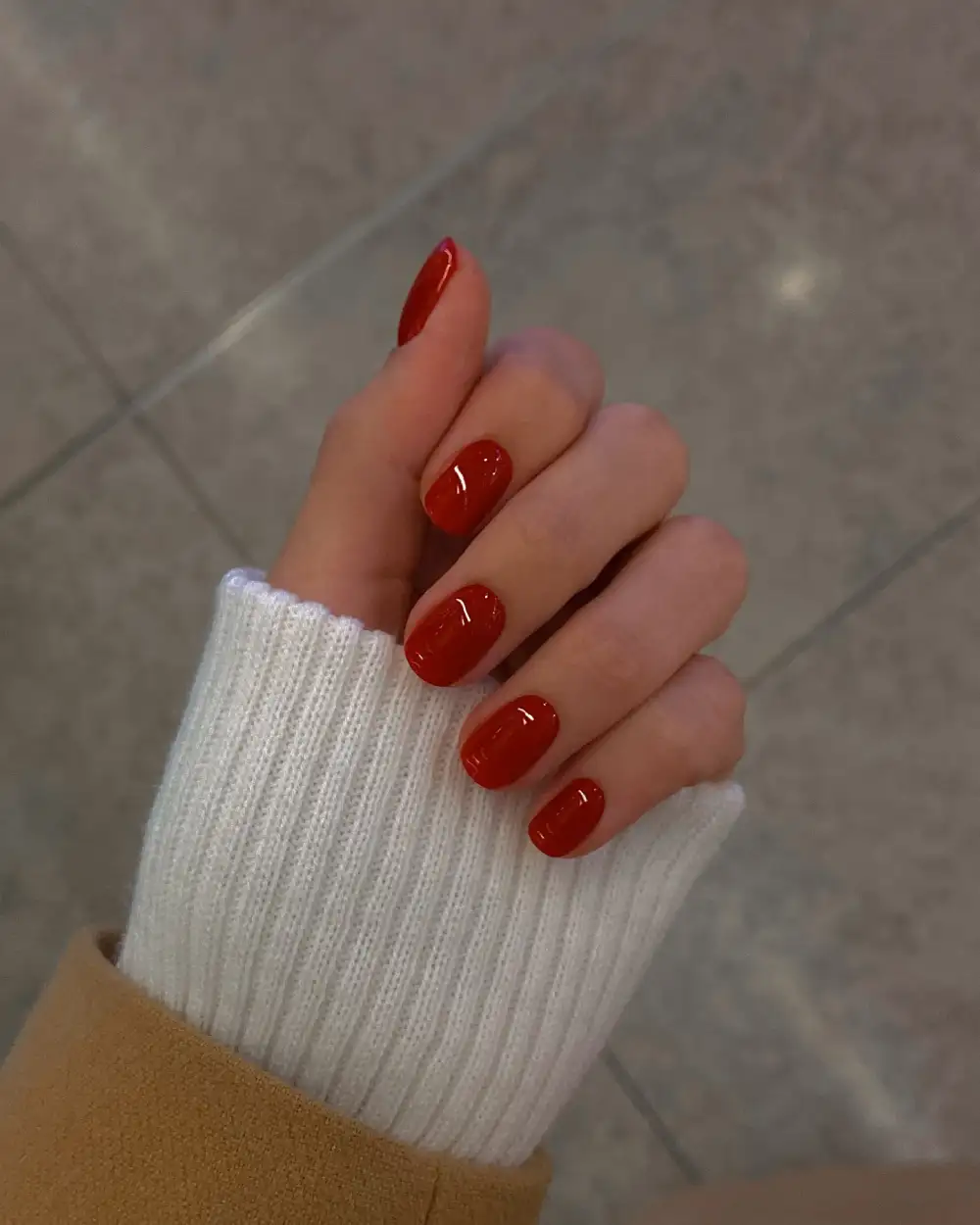 	Red nails	